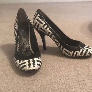 Black & white high heels, Naughty Monkey